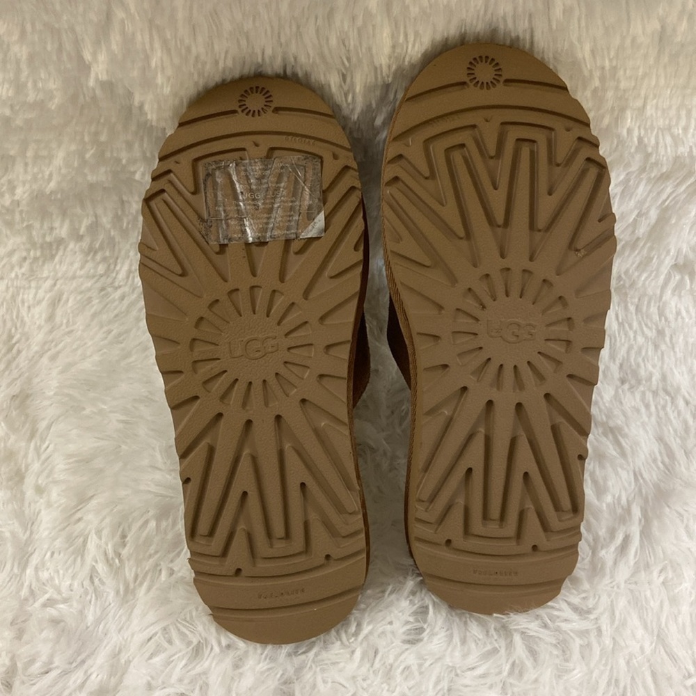 UGG X TELFAR SCUFF WOMEN SUEDE SLIPPERS.SIZE- 6. - Picture 5 of 6